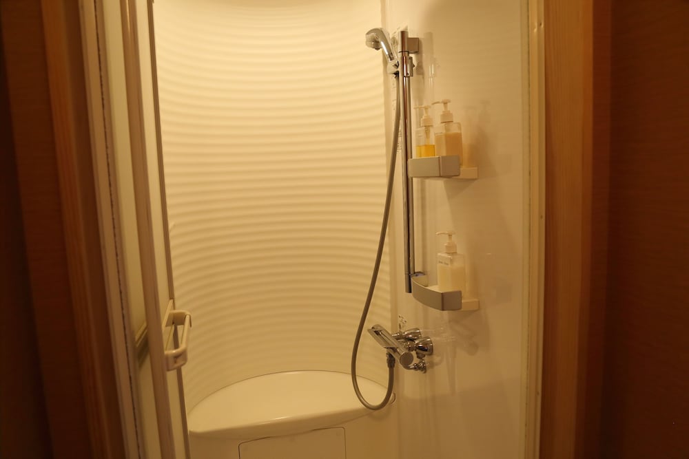 バジェットツインルーム バスルーム1 | ホステル コエド