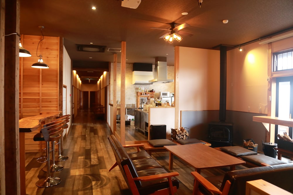 バジェットツインルーム ダイニングルーム0 | ホステル コエド