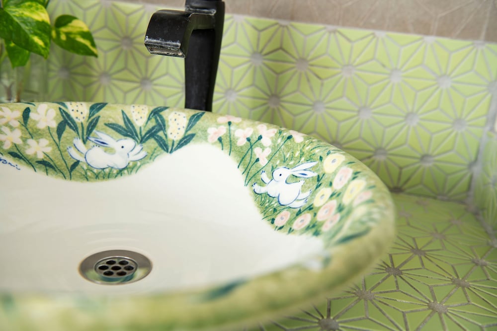 ベーシック ツインルーム クイーンベッド 2 台 バスルーム0 | ホテル ていれぎ館