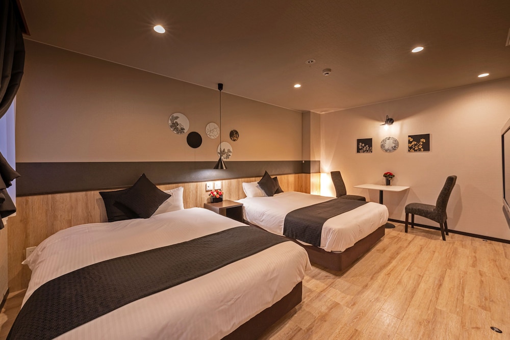 ベーシック ツインルーム クイーンベッド 2 台 客室3 | ホテル ていれぎ館