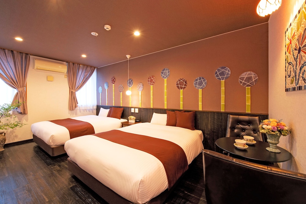 ベーシック ツインルーム クイーンベッド 2 台 客室3 | ホテル ていれぎ館