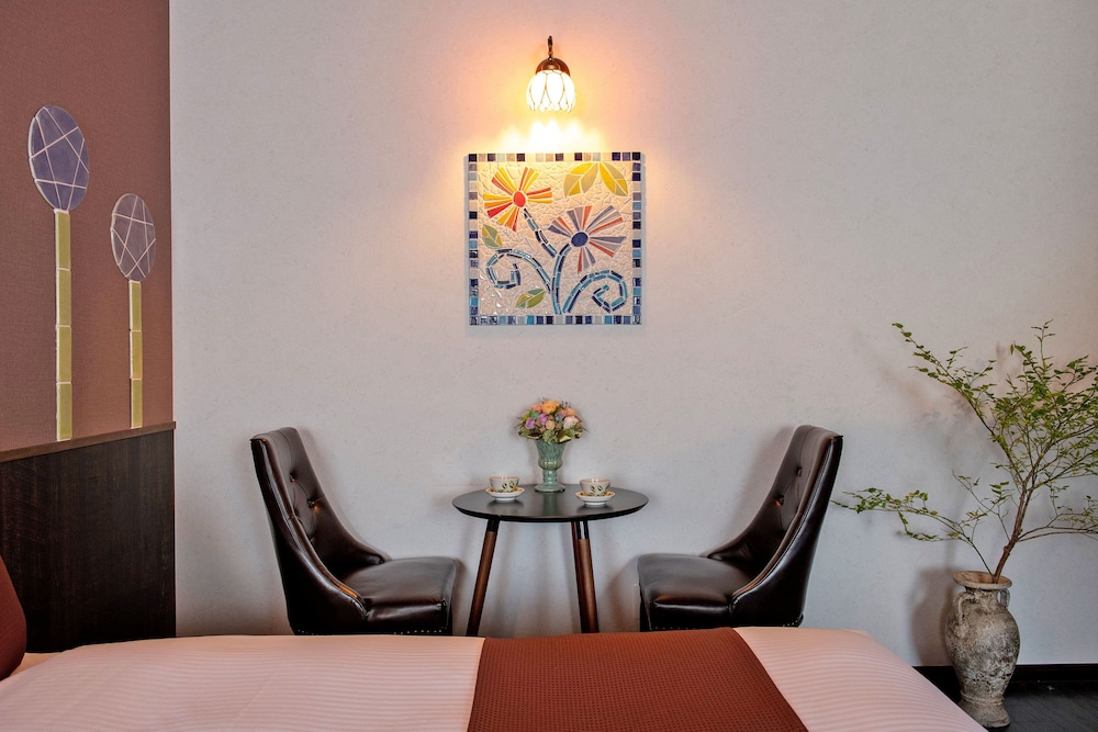 ベーシック ツインルーム クイーンベッド 2 台 客室1 | ホテル ていれぎ館