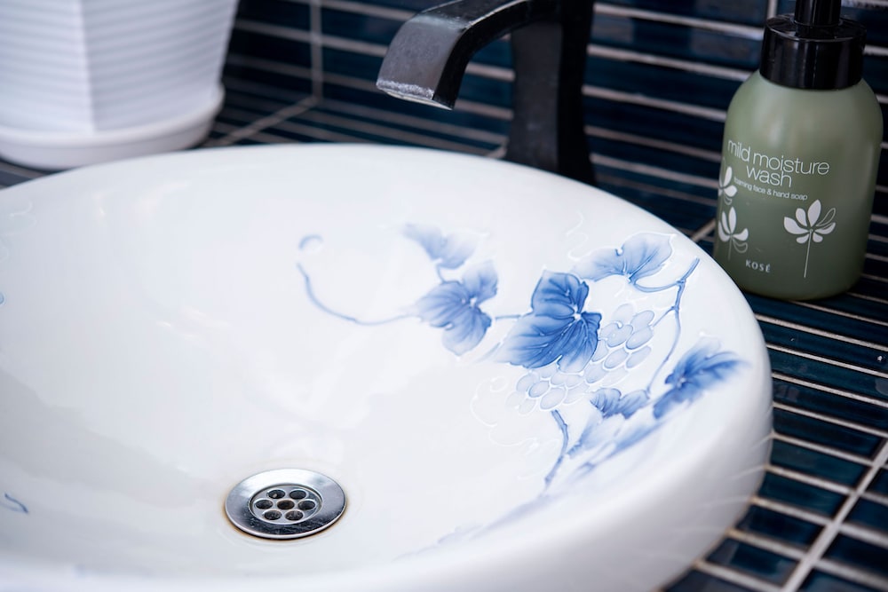 ベーシック ツインルーム クイーンベッド 2 台 バスルーム0 | ホテル ていれぎ館