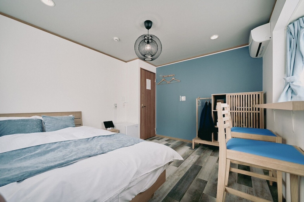 洋室ダブルベッド マウンテンサイド 禁煙 (共用バスルーム) | 結びの小宿 縁