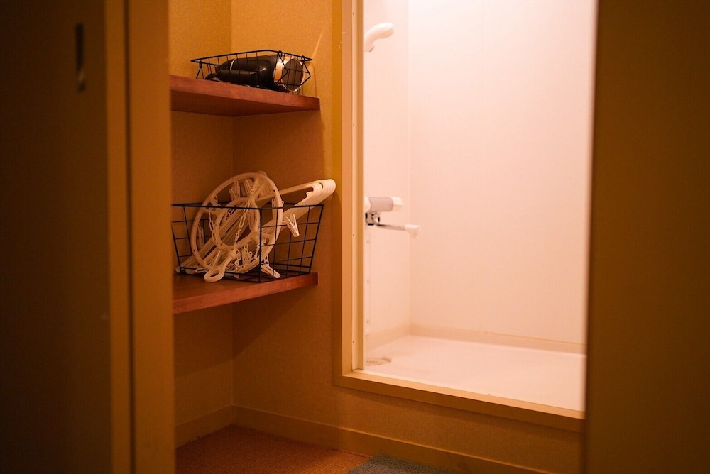 エグゼクティブ ヴィラ 4 ベッドルーム マウンテンビュー バスルームのシャワー0 | 有馬 結びの小宿 縁 by Wellbe - ホステル