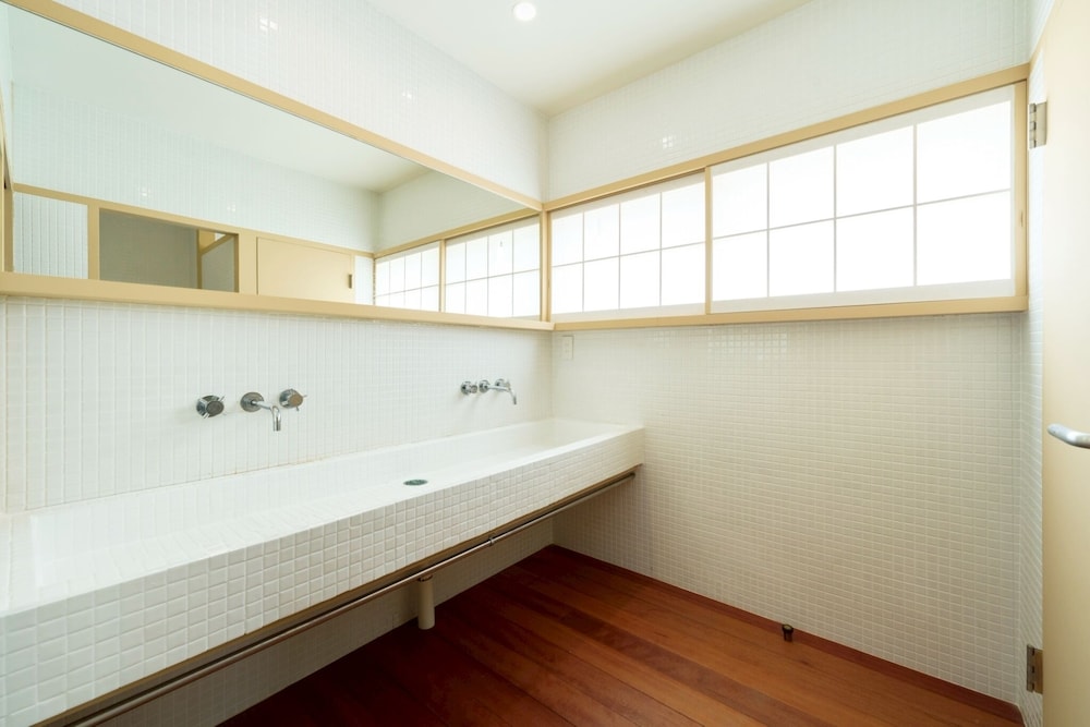 エグゼクティブ ヴィラ 4 ベッドルーム マウンテンビュー バスルーム1 | 有馬 結びの小宿 縁 by Wellbe - ホステル