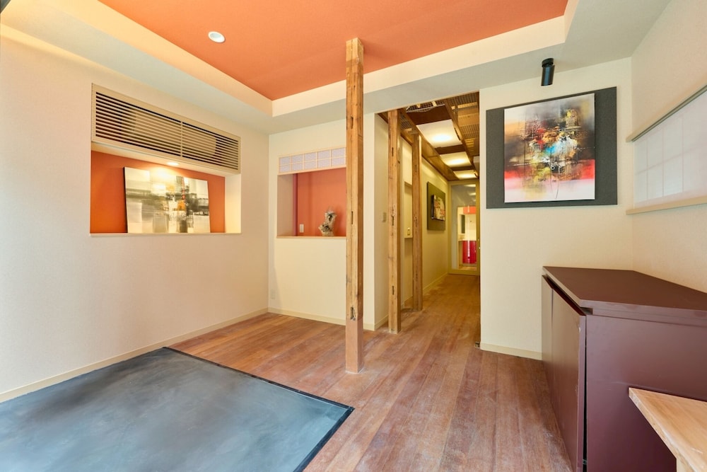 エグゼクティブ ヴィラ 4 ベッドルーム マウンテンビュー 客室内のダイニングエリア1 | 有馬 結びの小宿 縁 by Wellbe - ホステル