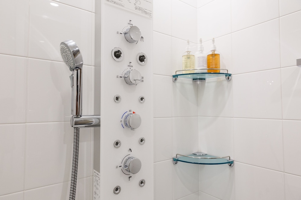 コンフォートダブル 2名 バスルームのシャワー0 | ホテルフォルツァ金沢