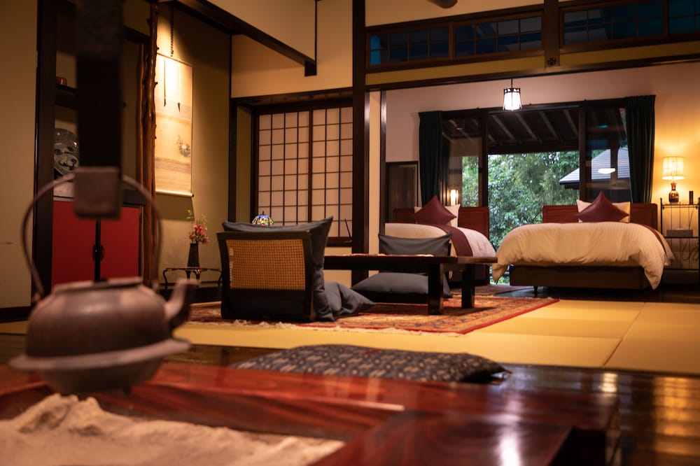 和洋室　プレミアムルーム あさもや（大人専用）禁煙 | 山荘天水