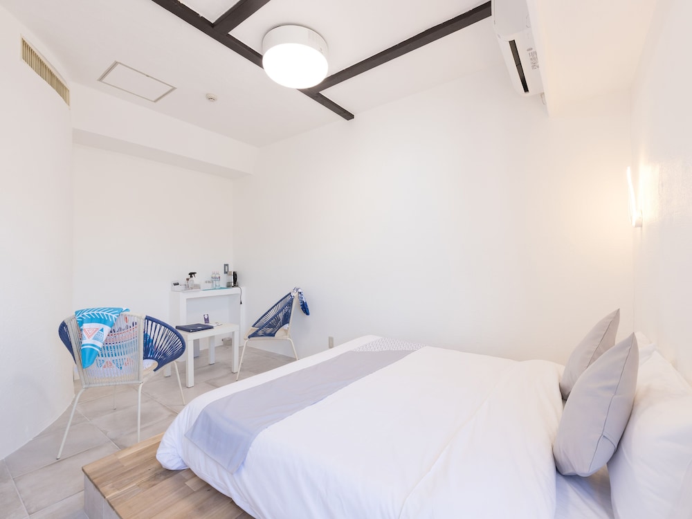 ダブルルーム 禁煙 客室2 | ミコノスリゾート · 三浦