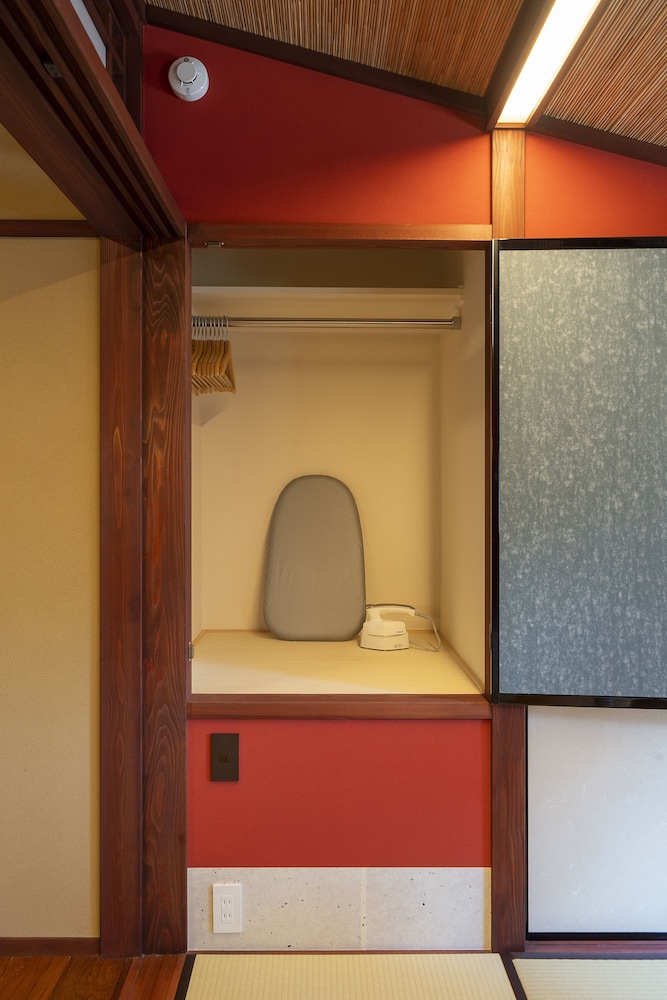 八百 アイロン / アイロン台0 | 謡町