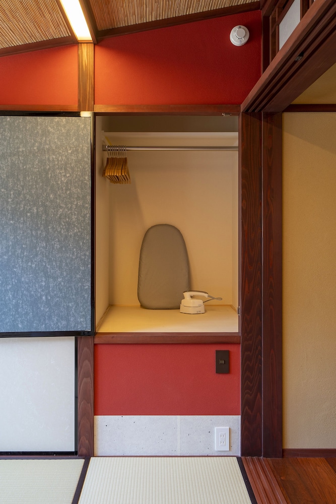 千 アイロン / アイロン台0 | 謡町