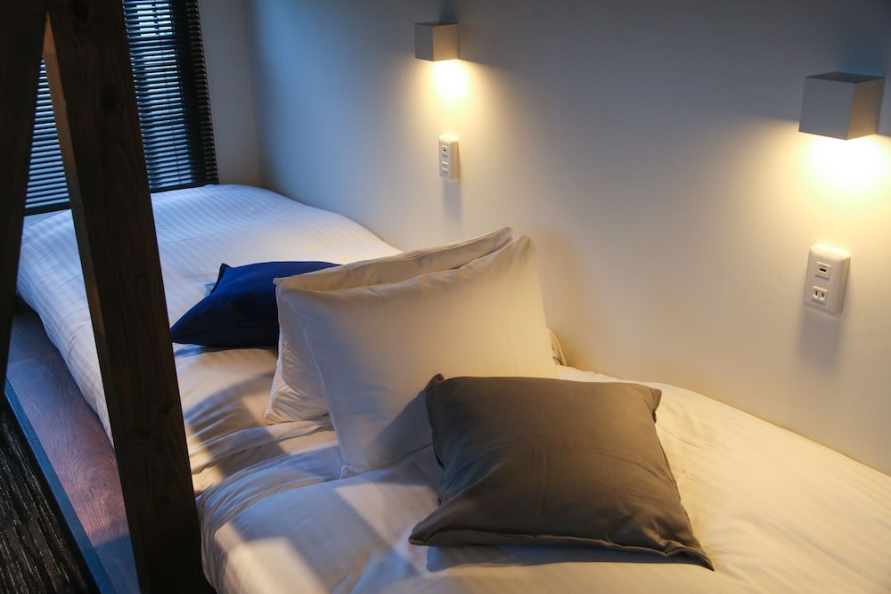 ファミリールーム(シングル4） 客室3 | N.33 Hakata Sta. East