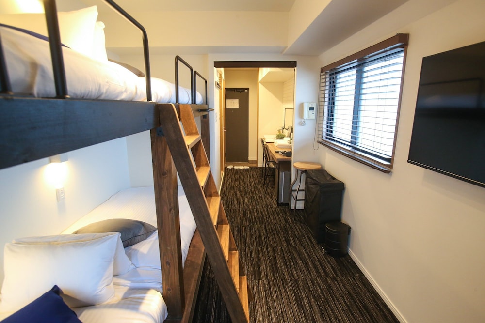 ファミリールーム(シングル4） 客室7 | N.33 Hakata Sta. East