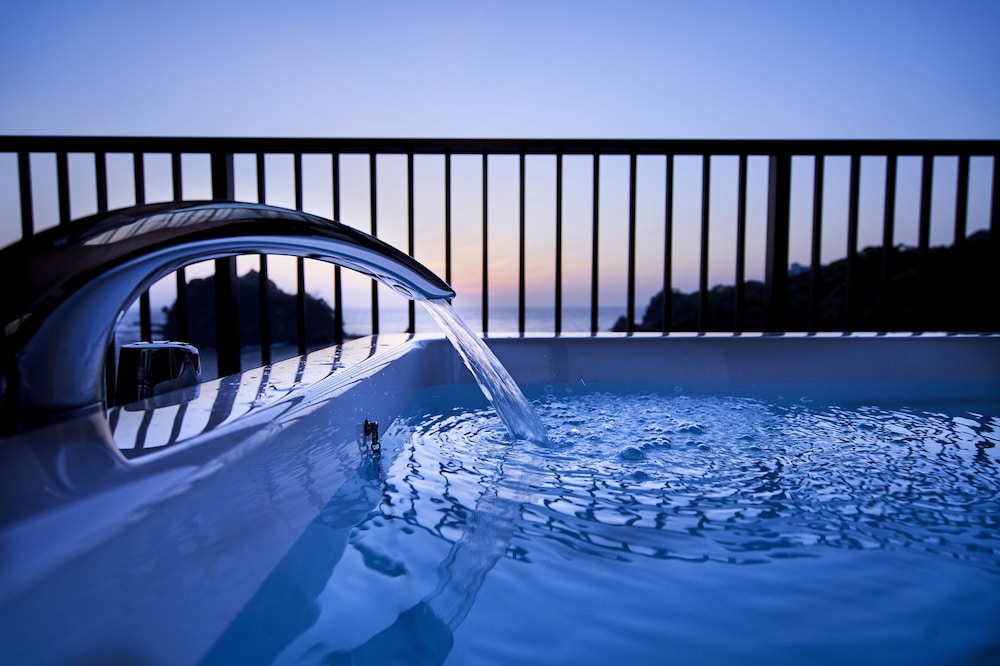 デラックスオーシャンビューツイン(露天バブルバス付)1-3名 禁煙 | il azzurri