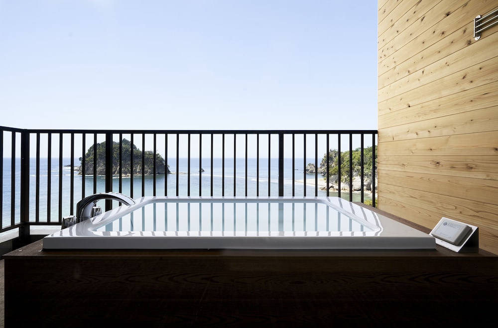 デラックスオーシャンビューツイン(露天バブルバス付)1-3名 禁煙 ジェットバス0 | il azzurri