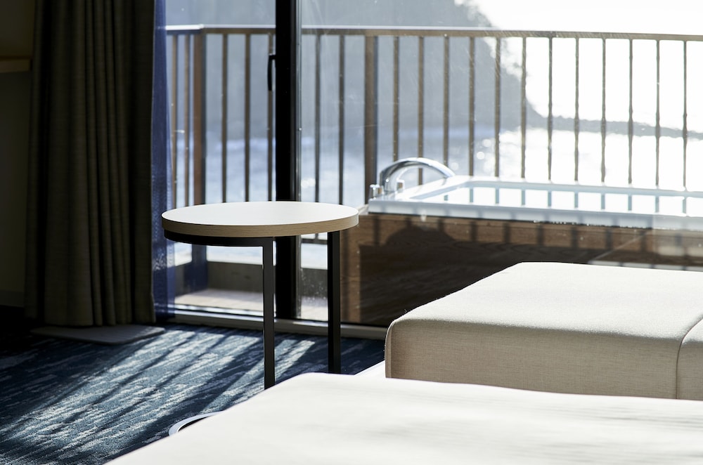 デラックスオーシャンビューツイン(露天バブルバス付)1-4名 禁煙 客室8 | il azzurri