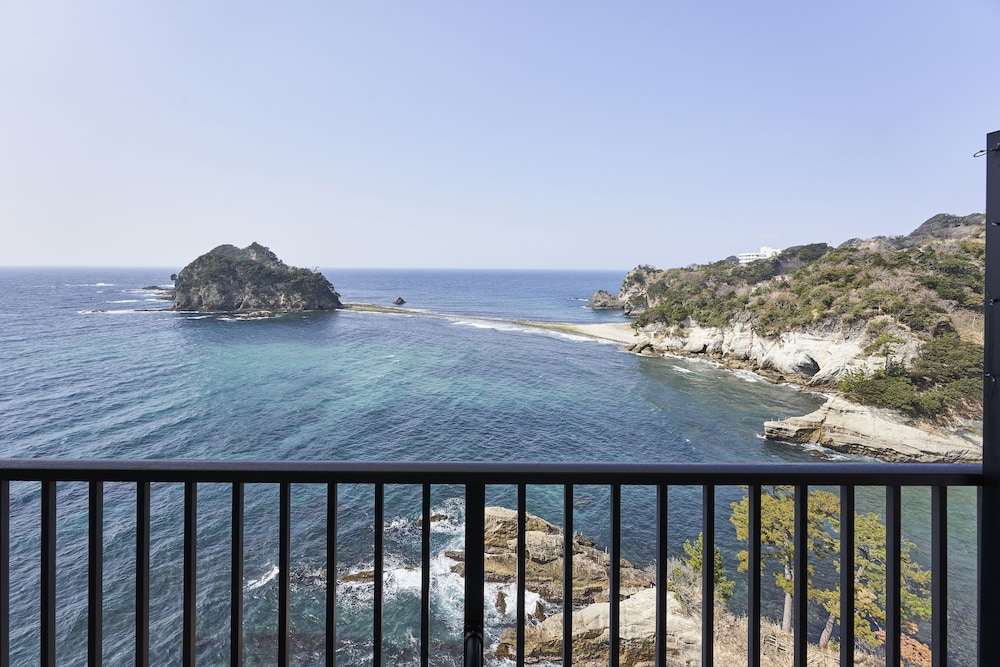 デラックスオーシャンビューツイン(露天バブルバス付)1-3名 禁煙 部屋からの景観1 | il azzurri