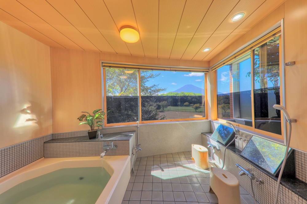 エクスクルーシブ コテージ バスルーム0 | シルバースプレィ 山中湖