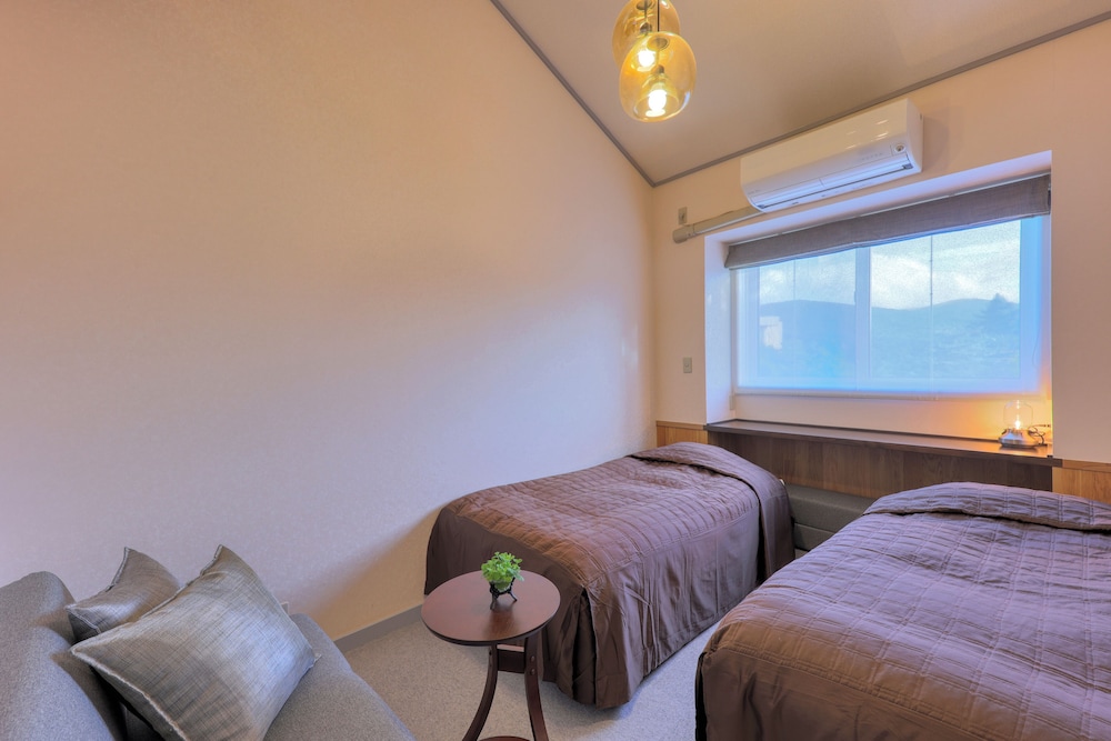 エクスクルーシブ コテージ 客室4 | シルバースプレィ 山中湖