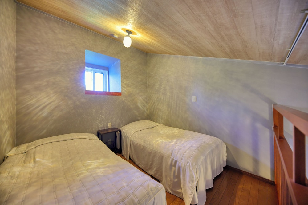 エクスクルーシブ コテージ 客室1 | シルバースプレィ 山中湖