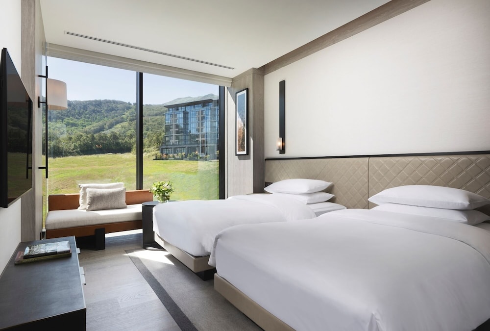 ルーム シングルベッド 2 台 マウンテンビュー | パーク ハイアット ニセコ HANAZONO