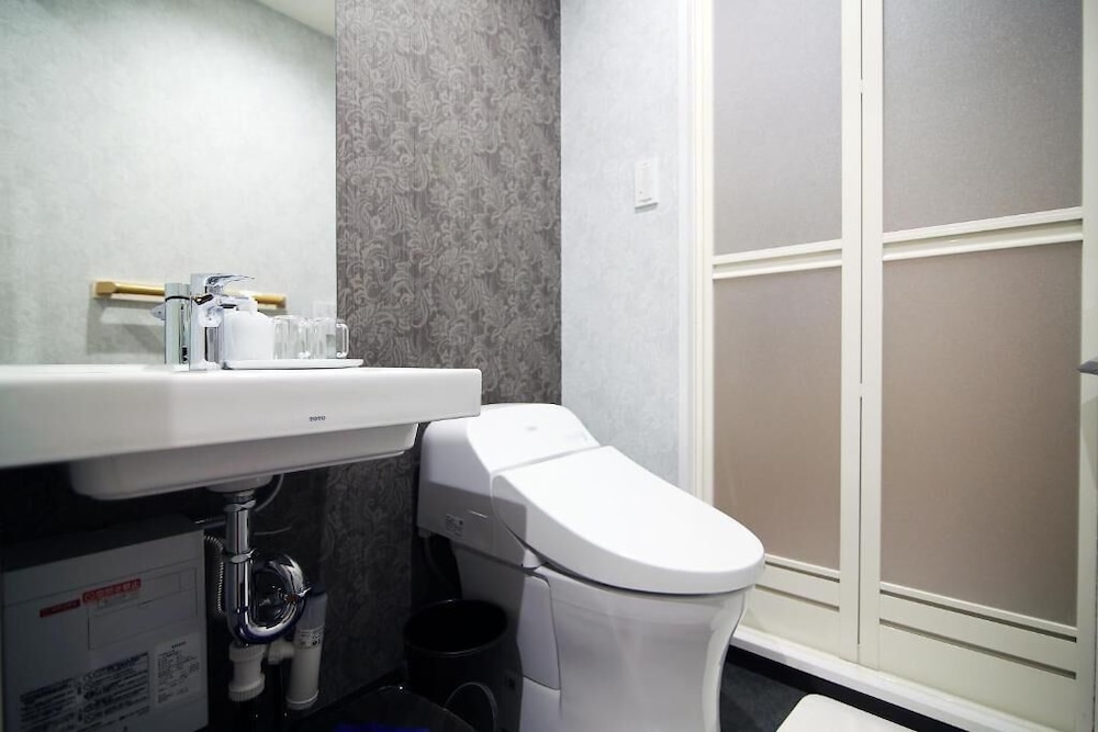 ルーム ベッド (複数台) (GS201) バスルーム0 | 新宿グローバルホテル