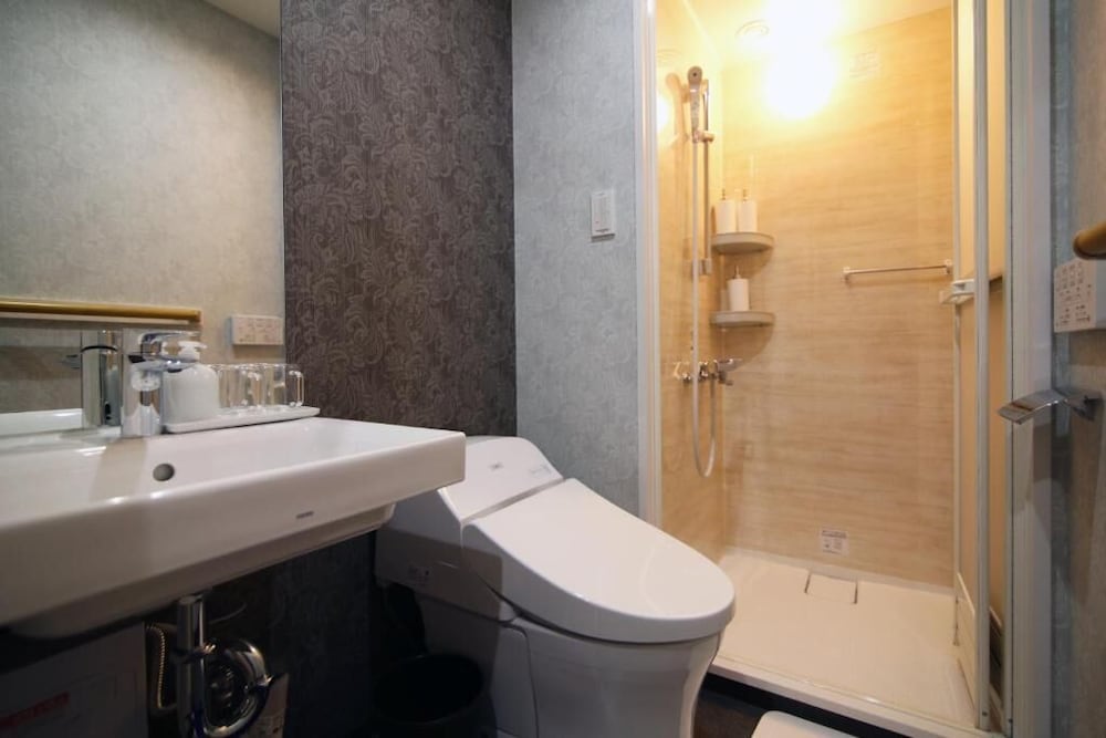 ルーム ベッド (複数台) (GS201) バスルーム1 | 新宿グローバルホテル