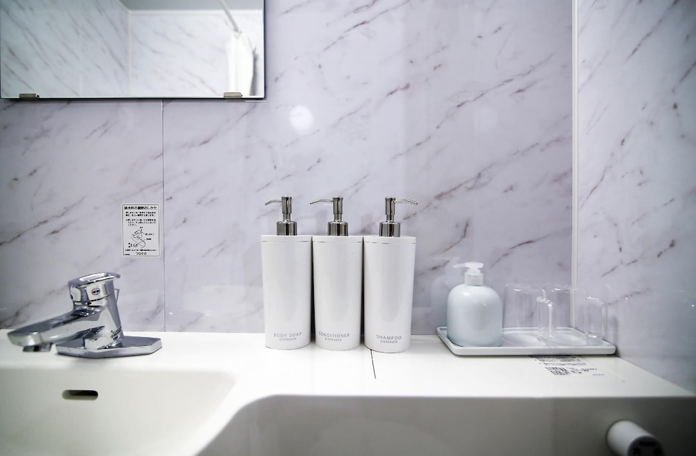 ルーム 2 ベッドルーム (GS302) バスルームのシャワー0 | 新宿グローバルホテル