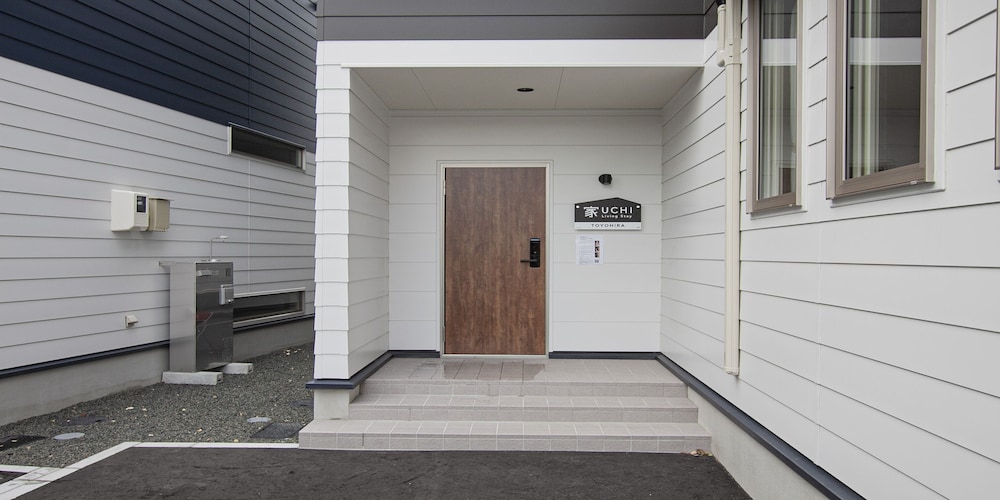 客室1 | UCHI Living Stay TOYOHIRA