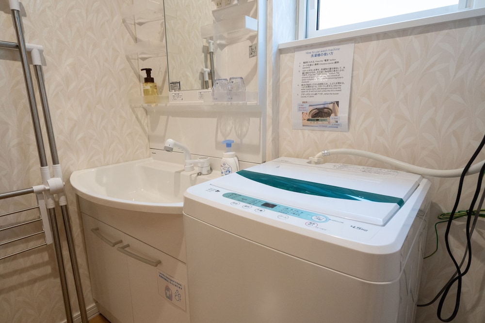 コンフォート コンドミニアム 2 ベッドルーム (B) バスルーム1 | The Peak Villa Suite Hokkaido