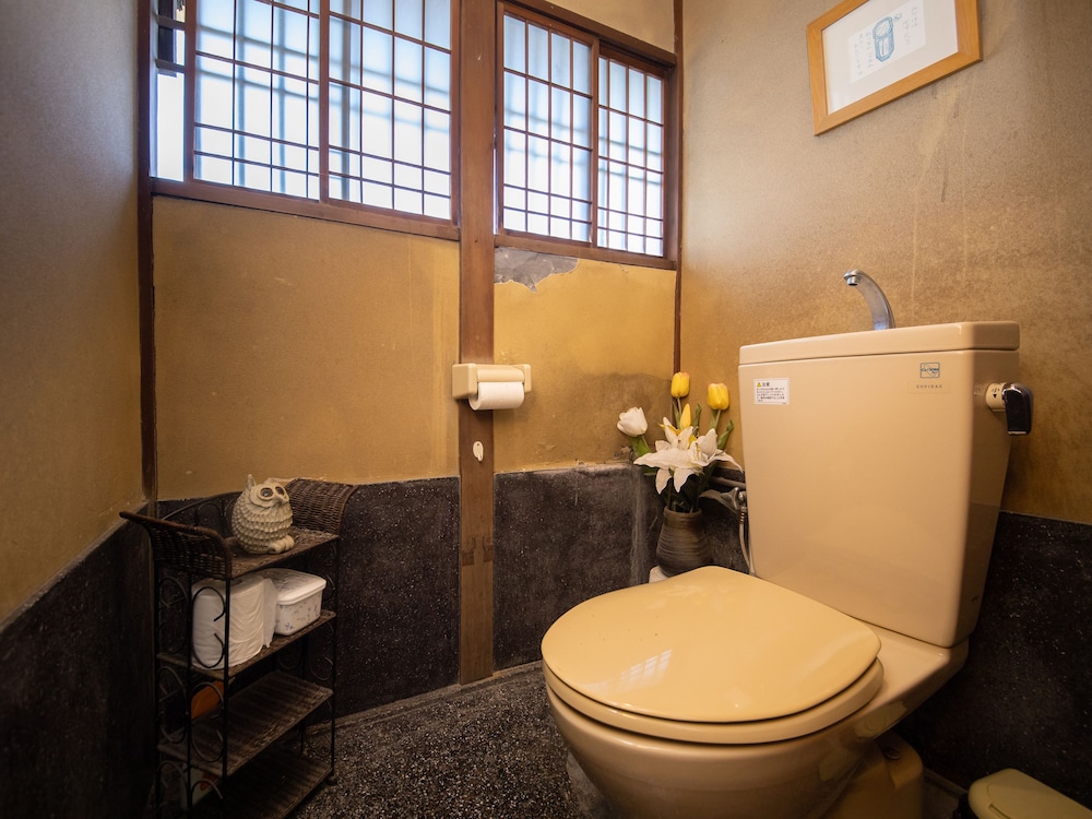 町屋ツイン バスルーム1 | 内子の宿 - こころ