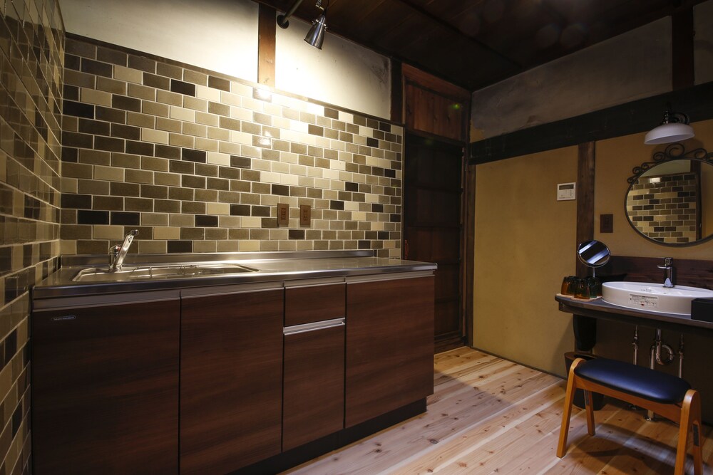 一階 和室9畳(ミニキッチン付き) 専用簡易キッチン0 | 山崎旅館 Q 中門前屋