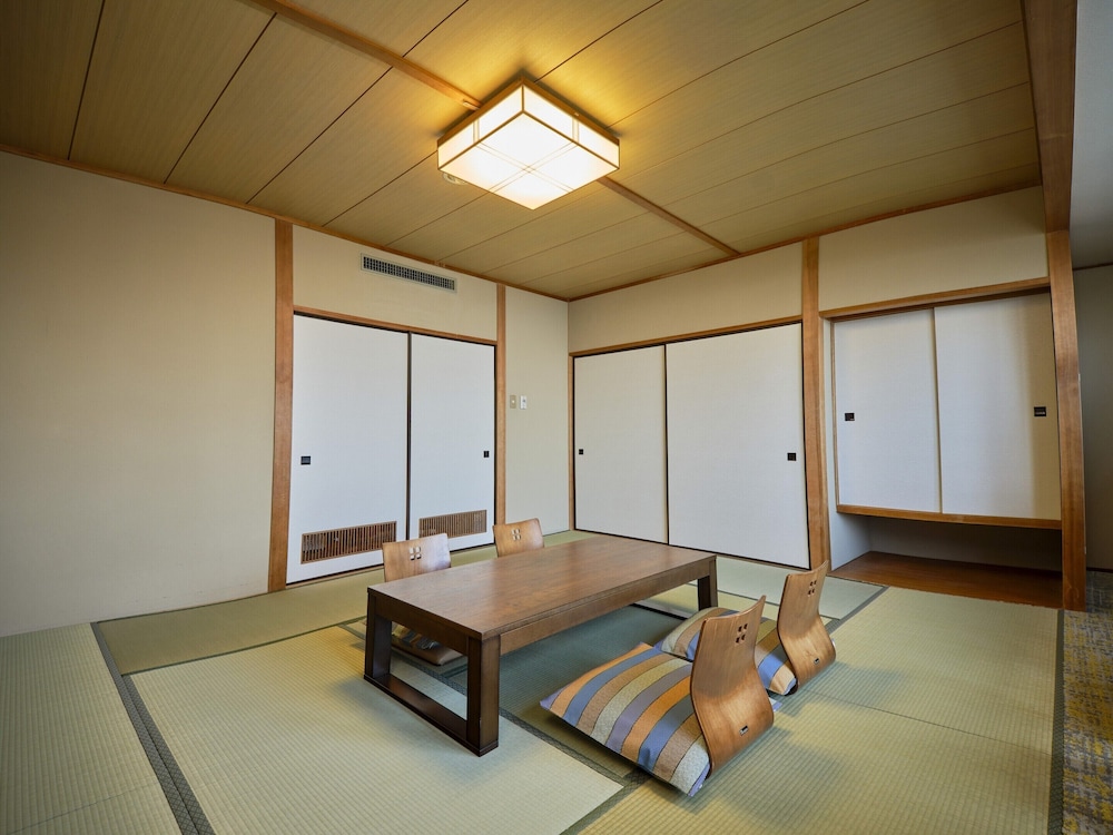 [オーシャンビュー] 和室スーペリア 禁煙 客室1 | 亀の井ホテル 熱海 別館