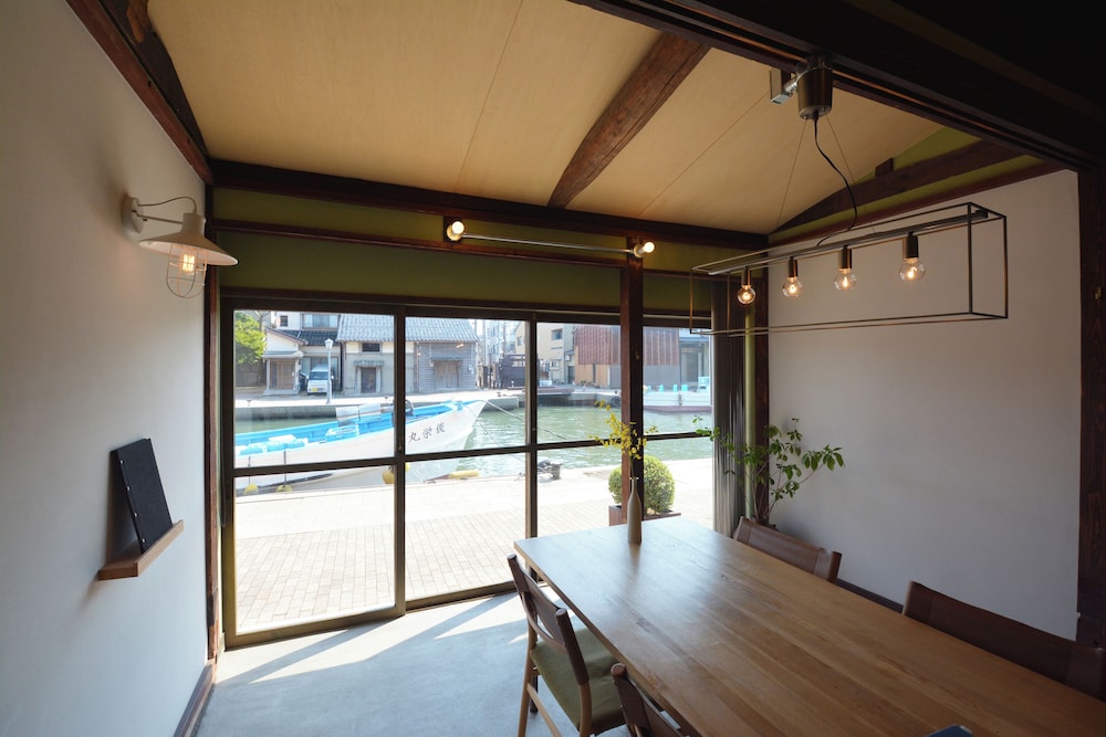 メインイメージ | 水辺の民家ホテル カモメとウミネコ