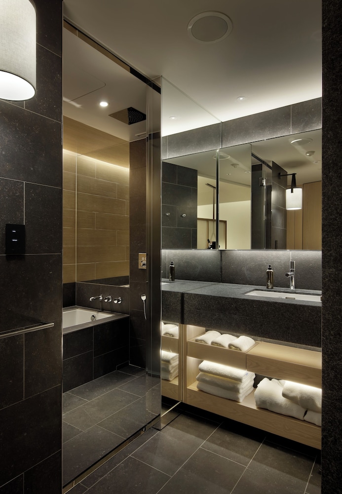 ルーム キングベッド 1 台 パークビュー (Sky King) バスルーム0 | ソラノホテル