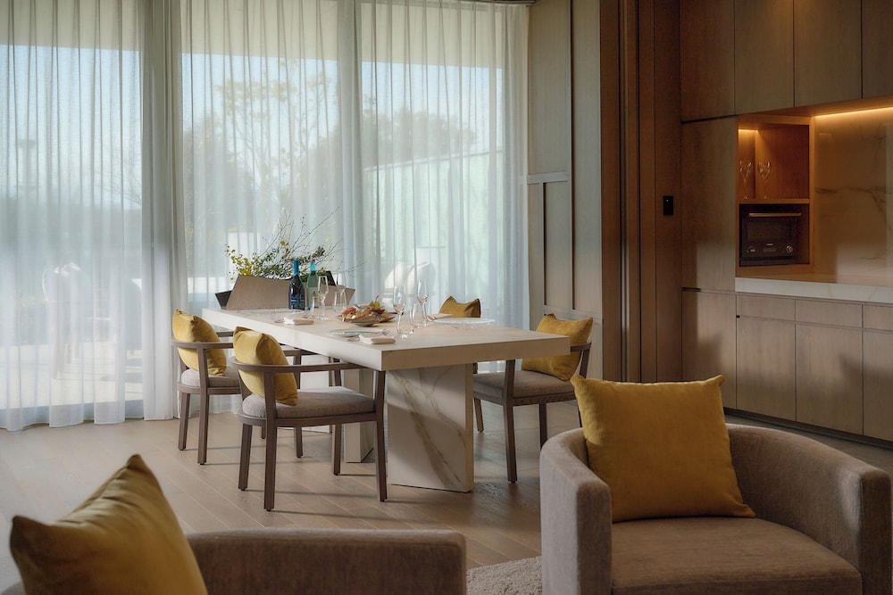 ソラノスイート 禁煙 客室内のダイニングエリア0 | ソラノホテル