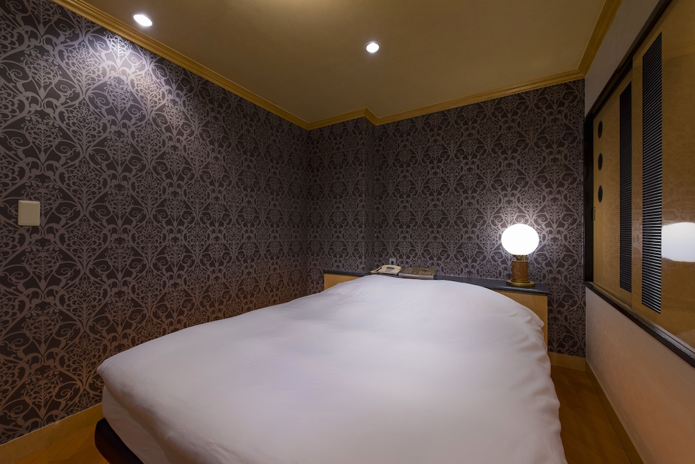 ダブルルーム 客室7 | ホテル リンデン 王子店