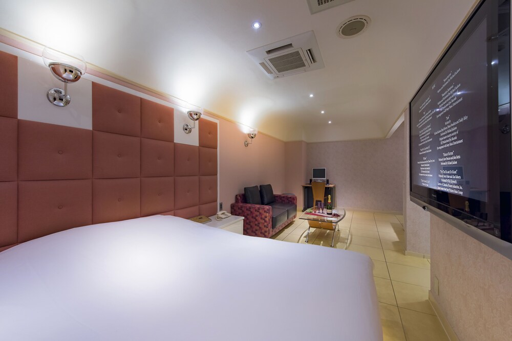 デラックス ダブルルーム 客室1 | ホテル リンデン 王子店