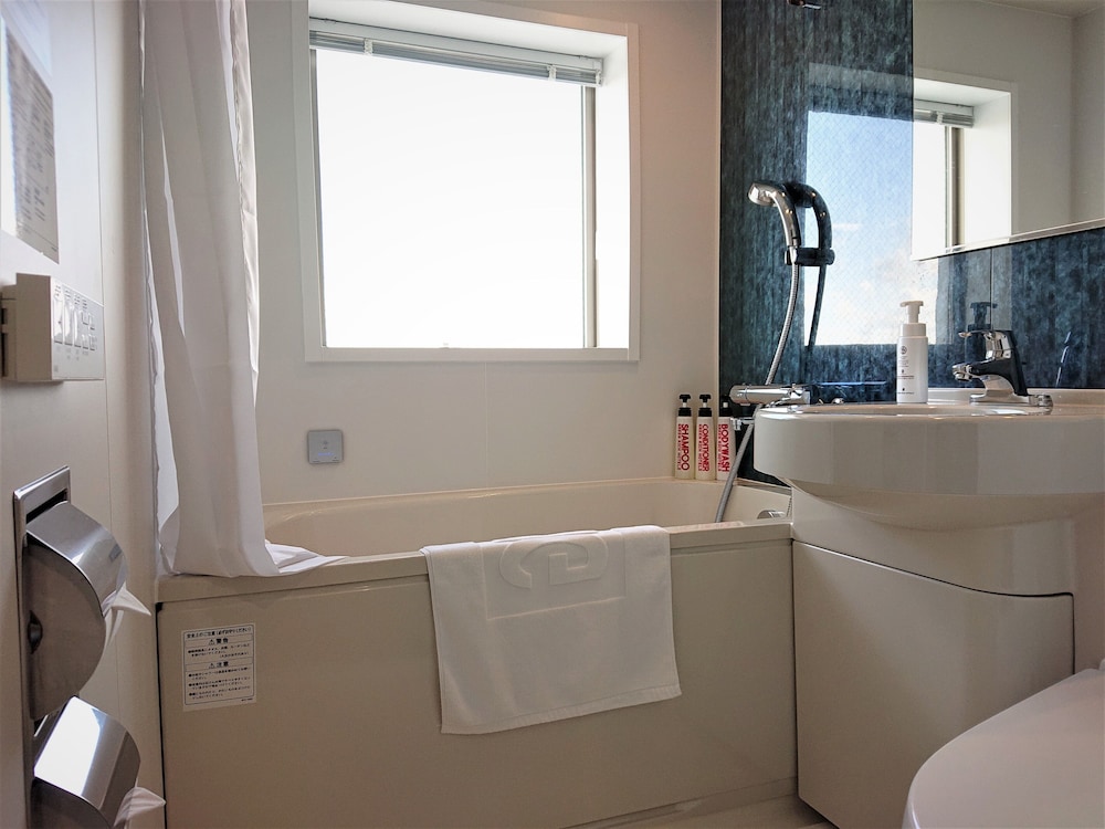 トリプルルーム 禁煙 バスルーム0 | グリーンリッチホテル沖縄名護 人工温泉・二股湯の華