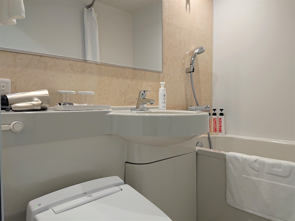 ダブルルーム 禁煙 バスルーム0 | グリーンリッチホテル沖縄名護 人工温泉・二股湯の華