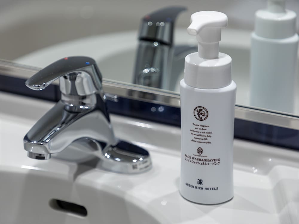 ダブルルーム 禁煙 客室の設備とサービス0 | グリーンリッチホテル沖縄名護 人工温泉・二股湯の華