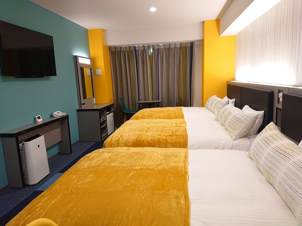 トリプルルーム 禁煙 客室2 | グリーンリッチホテル沖縄名護 人工温泉・二股湯の華