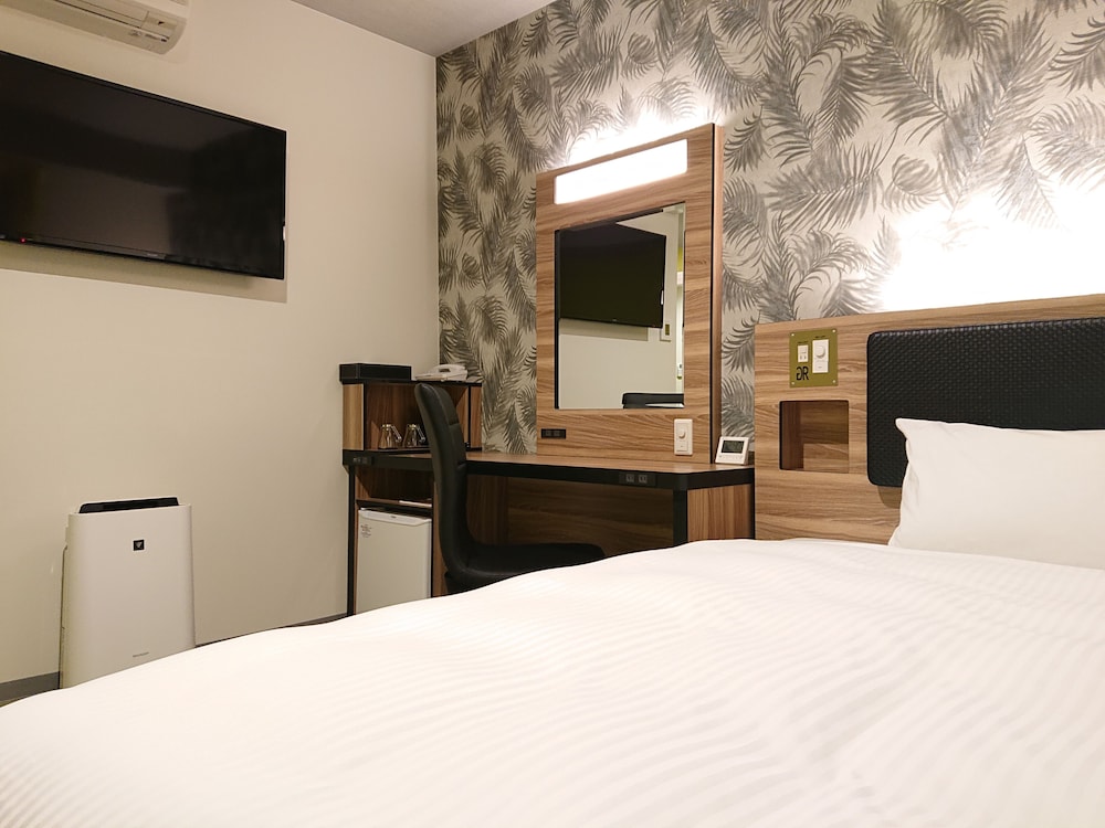 ダブルルーム 禁煙 客室1 | グリーンリッチホテル沖縄名護 人工温泉・二股湯の華