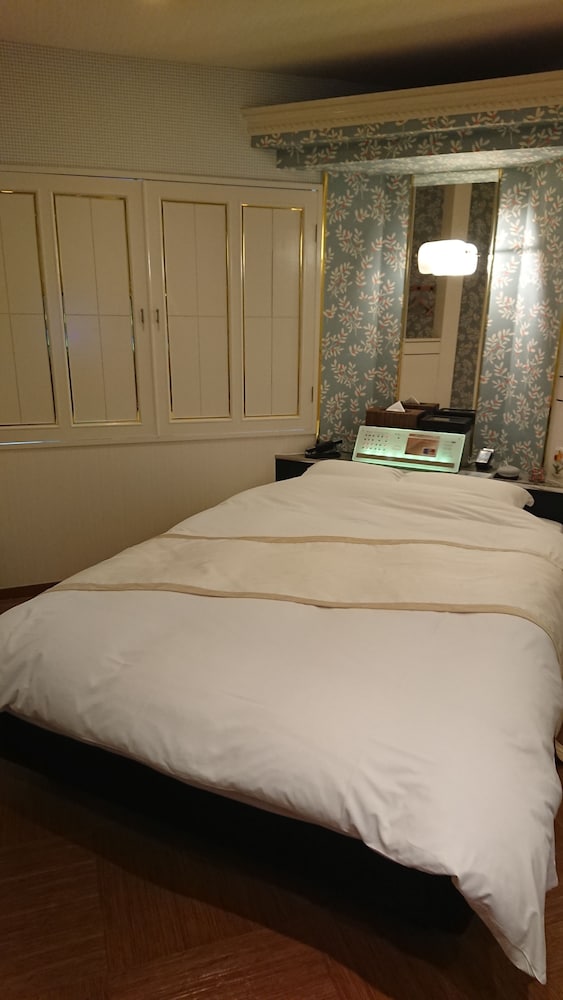 スタンダードダブルルーム 喫煙可 客室4 | ホテルバレンタイン - 大人限定