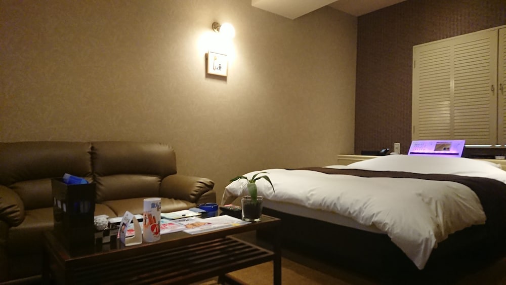 スタンダードダブルルーム 喫煙可 客室5 | ホテルバレンタイン - 大人限定