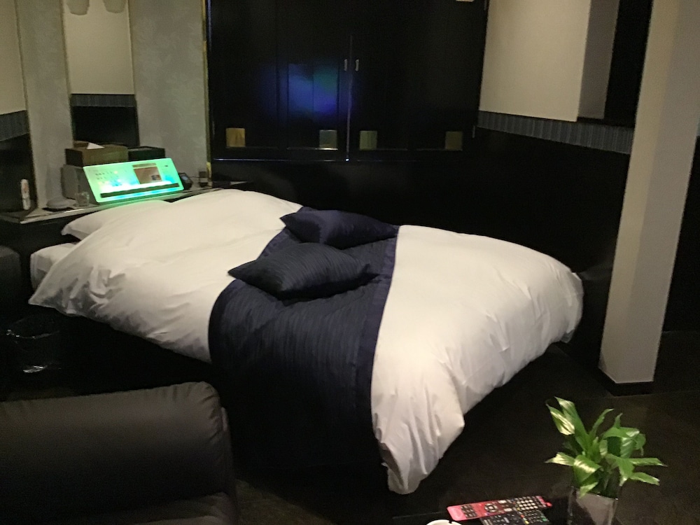 スタンダードダブルルーム 喫煙可 客室7 | ホテルバレンタイン - 大人限定