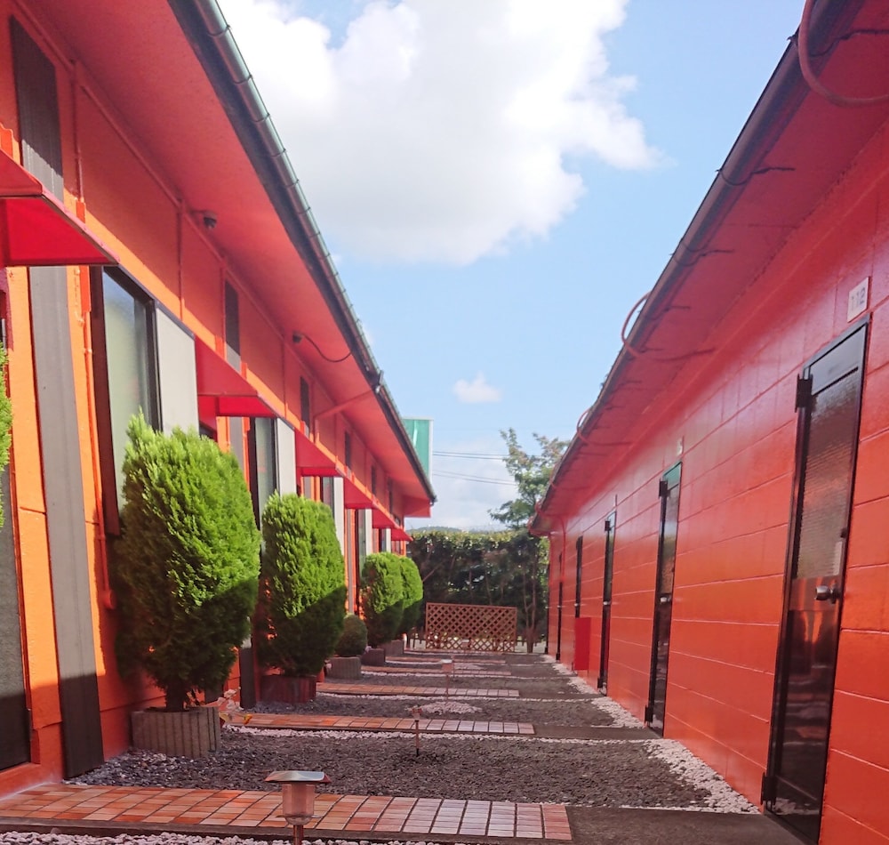 中庭1 | ホテルバレンタイン - 大人限定