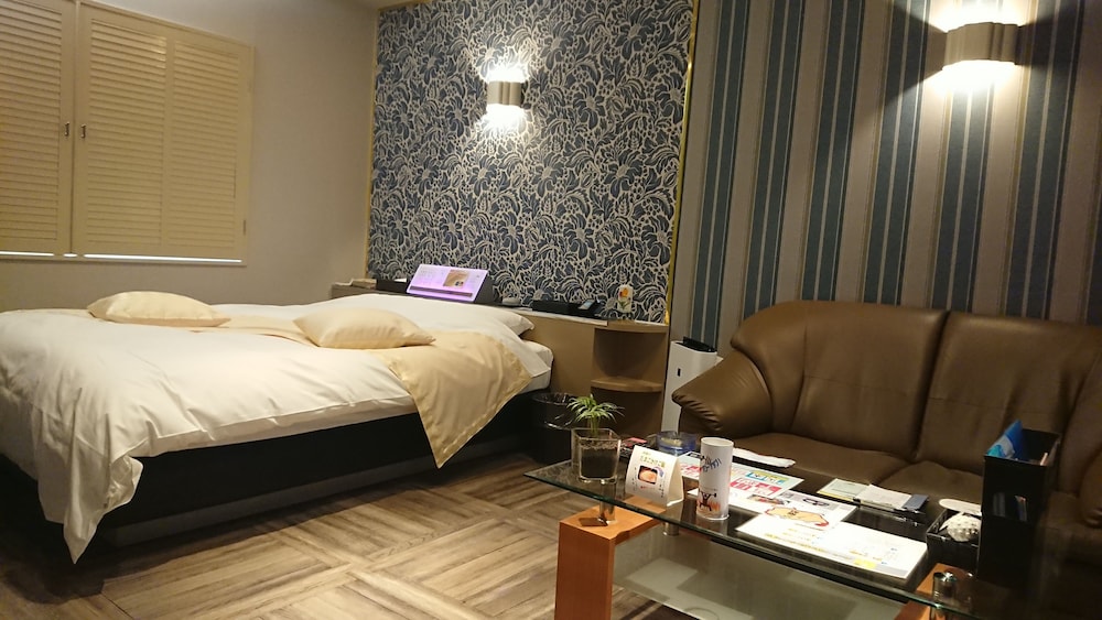 スタンダードダブルルーム 喫煙可 客室3 | ホテルバレンタイン - 大人限定