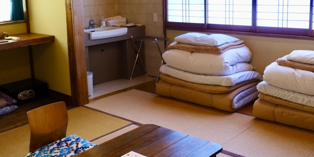 和室 4人部屋 禁煙 共用バスルーム 客室1 | RYOKAN PLUM